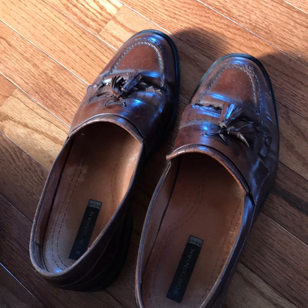 Men’s Bostonian shoes size 11 used.
